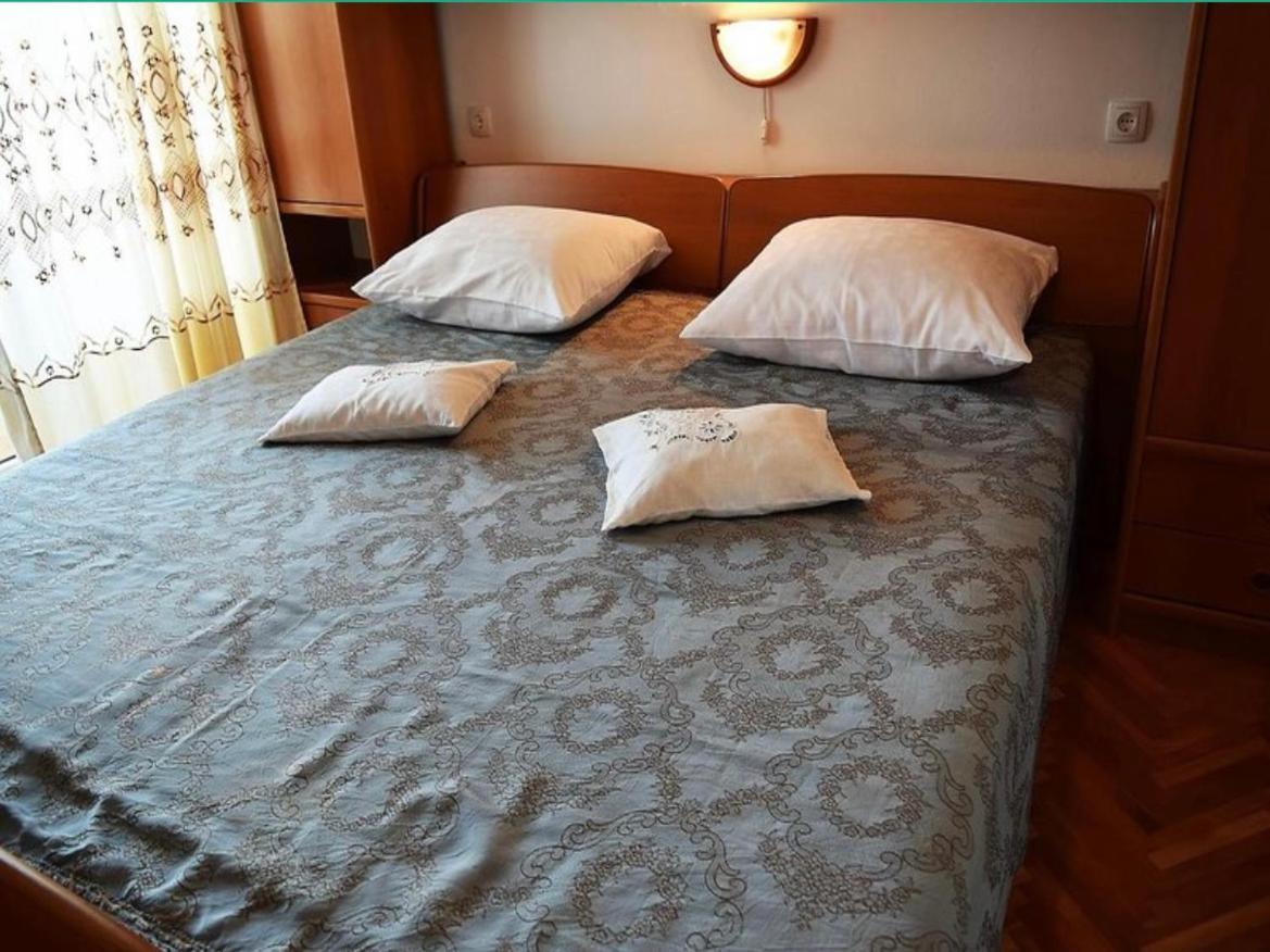 Apartment Eufemija-Rab Kampor Екстериор снимка